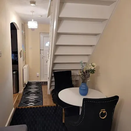 Villa Cozy London Retreat Extérieur photo