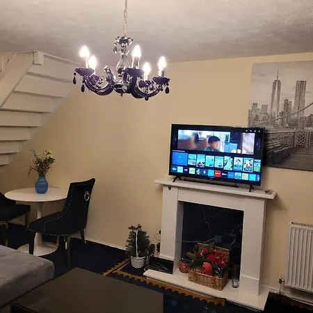 Villa Cozy London Retreat Extérieur photo